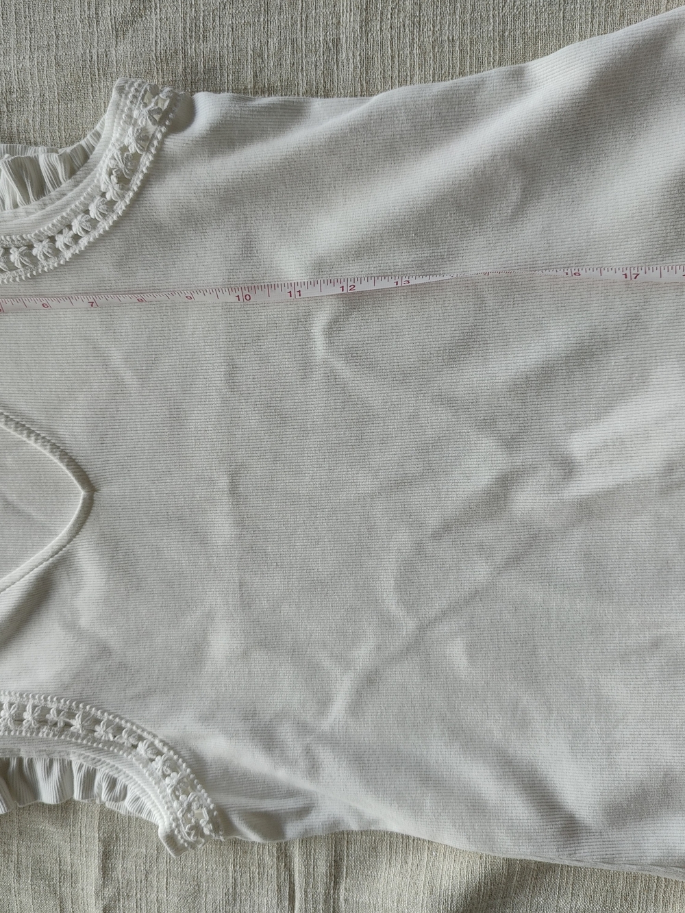 Love and Promises White Ribbed Ruffle V-Neck Top S - Picture 2 of 6